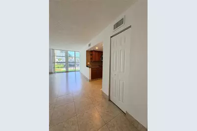 2000 Atlantic Shores Blvd #118, Hallandale Beach, FL 33009 - Photo 2