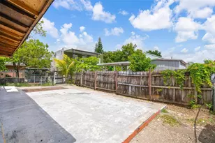 2385 NW 32nd St, Miami, FL 33142 - Photo 20