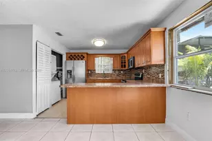 2385 NW 32nd St, Miami, FL 33142 - Photo 6