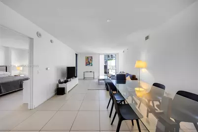 31 SE 6th St #907, Miami, FL 33131 - Photo 2