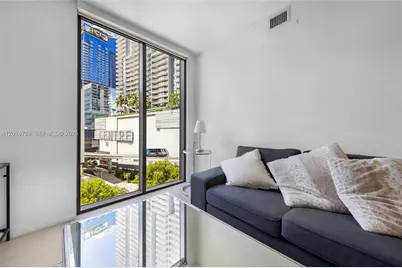 31 SE 6th St #907, Miami, FL 33131 - Photo 20