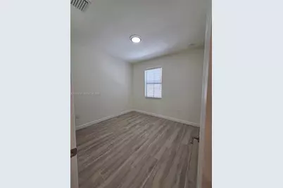 10840 W 33rd Ln, Hialeah, FL 33018 - Photo 8