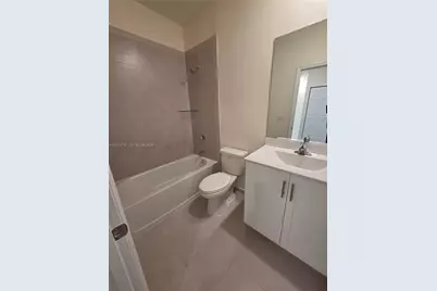 10840 W 33rd Ln, Hialeah, FL 33018 - Photo 10