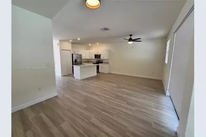 10840 W 33rd Ln, Hialeah, FL 33018 - Photo 2