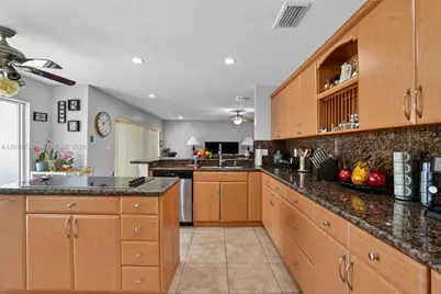 15500 SW 99th Ln, Miami, FL 33196 - Photo 16