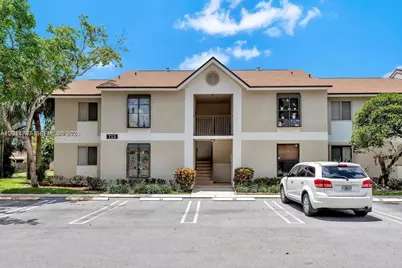 715 Gardens Dr #103, Pompano Beach, FL 33069 - Photo 2