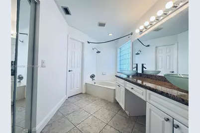 465 Somerset Way #465, Weston, FL 33326 - Photo 16