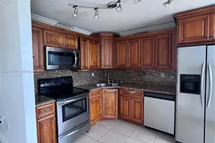 7300 Wayne Ave, Miami Beach, FL 33141 - Photo 10