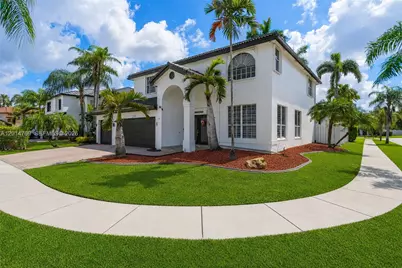 2383 SW 181st Ter, Miramar, FL 33029 - Photo 2