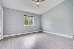 2461 NE 14th St, Pompano Beach, FL 33062 - Photo 12