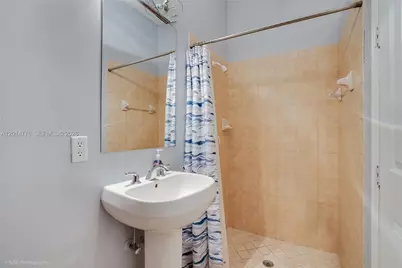 2461 NE 14th St #2461, Pompano Beach, FL 33062 - Photo 10