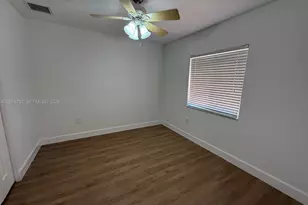 18858 NW 85th Ct, Hialeah, FL 33015 - Photo 8