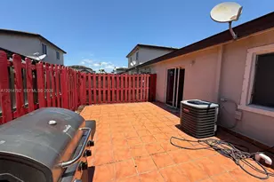 18858 NW 85th Ct, Hialeah, FL 33015 - Photo 2