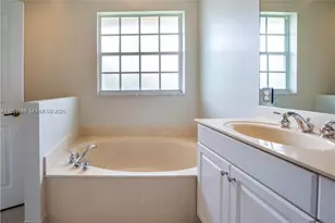 3371 Lakeside Dr, Davie, FL 33328 - Photo 20