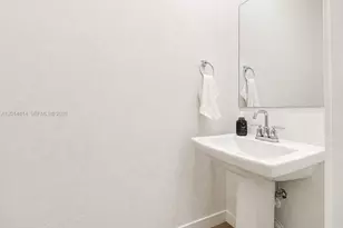 2382 SE 10th St, Homestead, FL 33035 - Photo 14