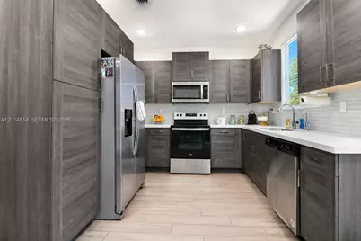 2382 SE 10th St, Homestead, FL 33035 - Photo 8
