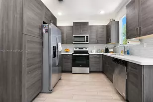 2382 SE 10th St, Homestead, FL 33035 - Photo 8