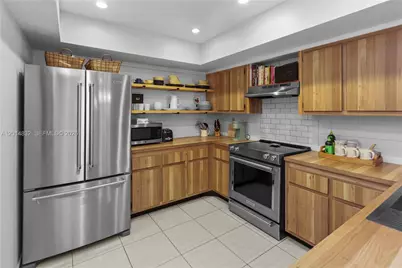 8555 SW 114th Ct, Miami, FL 33173 - Photo 8