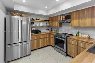 8555 SW 114th Ct, Miami, FL 33173 - Photo 8