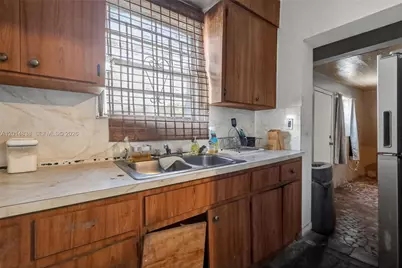 1211 NW 37th St, Miami, FL 33142 - Photo 12