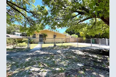 1310 W 31st St, Hialeah, FL 33012 - Photo 1