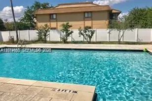 6045 NW 186th St, Hialeah, FL 33015 - Photo 24