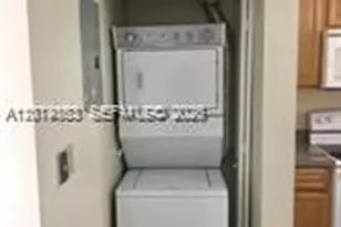 6045 NW 186th St, Hialeah, FL 33015 - Photo 12
