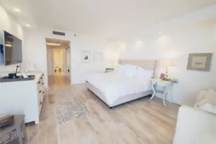 2000 Island Blvd, Aventura, FL 33160 - Photo 12