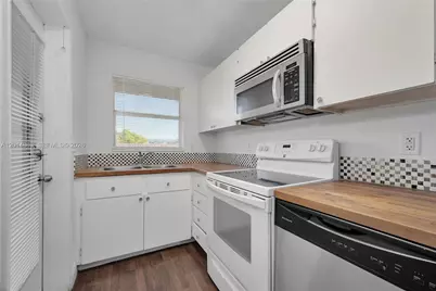 250 Layne Blvd #205, Hallandale Beach, FL 33009 - Photo 22
