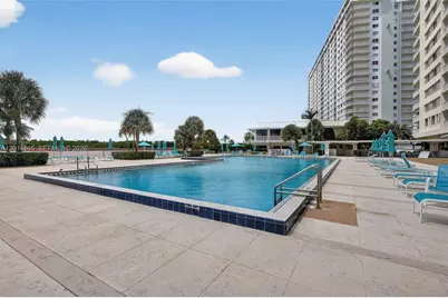 300 Bayview Dr #1009, Sunny Isles Beach, FL 33160 - Photo 2