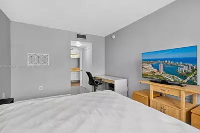 300 Bayview Dr #1009, Sunny Isles Beach, FL 33160 - Photo 10