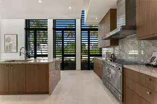 6716 San Vicente St, Coral Gables, FL 33146 - Photo 12