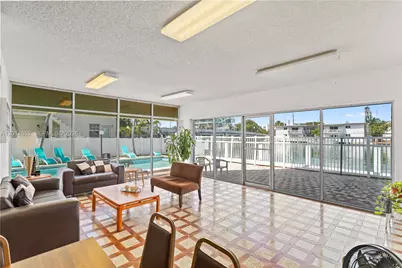 8530 Byron Ave #302, Miami Beach, FL 33141 - Photo 4