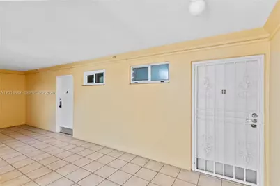 8530 Byron Ave #302, Miami Beach, FL 33141 - Photo 6