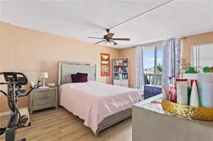 8530 Byron Ave, Miami Beach, FL 33141 - Photo 32