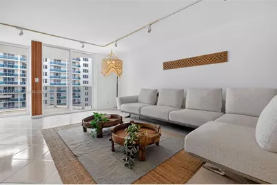 2401 Collins Ave #1406, Miami Beach, FL 33140 - Photo 4