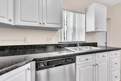 225 NW 14th Ave, Fort Lauderdale, FL 33311 - Photo 14