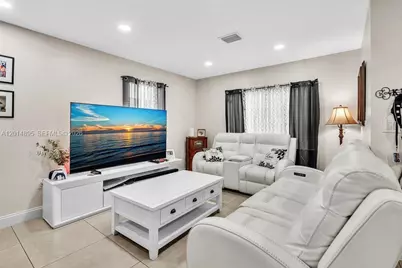225 NW 14th Ave, Fort Lauderdale, FL 33311 - Photo 32