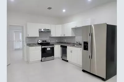 511 NW 62nd Ave, Miami, FL 33126 - Photo 4