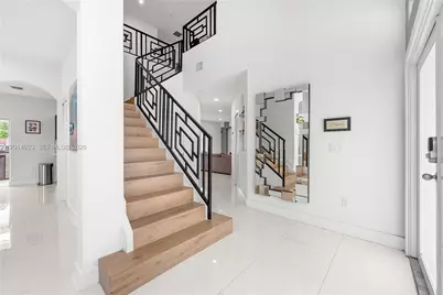 16528 SW 44th St, Miami, FL 33185 - Photo 4
