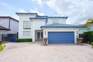 16528 SW 44th St, Miami, FL 33185 - Photo 2