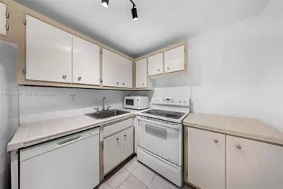 1865 79th St Cswy #14D, North Bay Village, FL 33141 - Photo 26