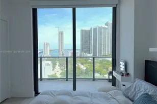 121 NE 34th St, Miami, FL 33137 - Photo 14