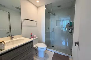 121 NE 34th St, Miami, FL 33137 - Photo 16