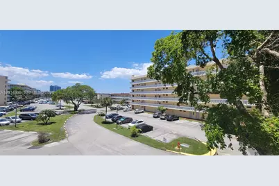 2980 E Point East Dr #D301, Aventura, FL 33160 - Photo 2
