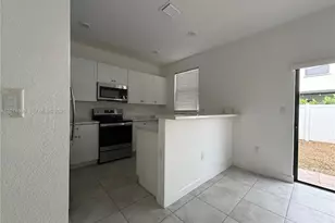 10606 W 33rd Way, Hialeah, FL 33018 - Photo 10