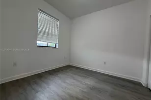 10606 W 33rd Way, Hialeah, FL 33018 - Photo 22