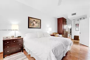 8211 NW 191st Ln, Hialeah, FL 33015 - Photo 12