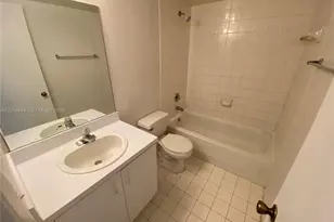 18820 NW 57th Ave, Hialeah, FL 33015 - Photo 34