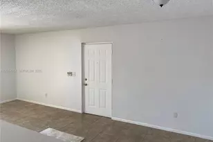 18820 NW 57th Ave, Hialeah, FL 33015 - Photo 10